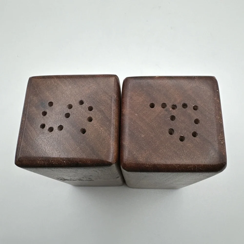 Handcrafted Hawaii Koa Wood Salt & Pepper Shaker Set Artist Signed Modern Mod‎